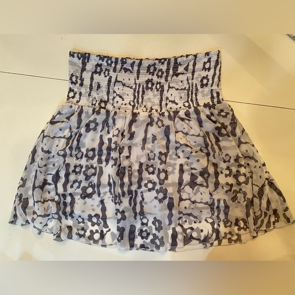 CABI Flirt Mini Skirt Cornflower Floral - Picture 11 of 14